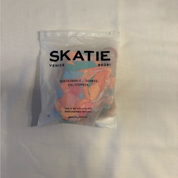 NWT Skatie Brand Bikini Bottoms. Elsa Style Bottoms, Nadi Print. size Medium - Picture 5 of 5